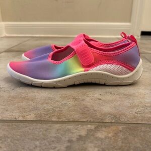 Children’s Place Water Shoes Size 4-5